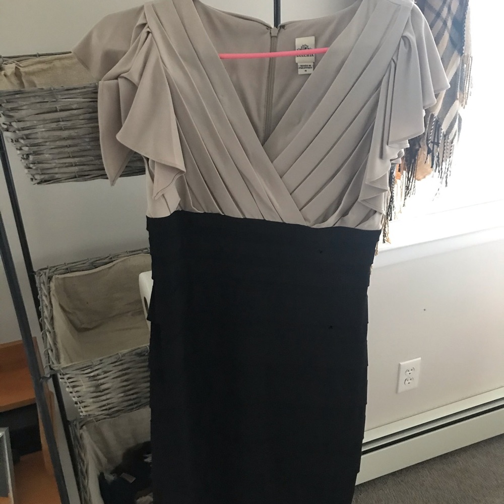 Brand new Black and Tan flutter sleeve